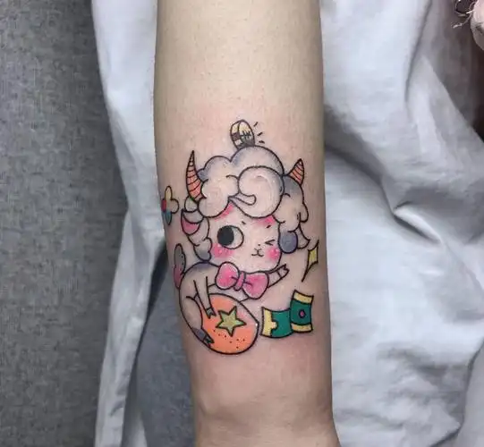 小绵羊纹身图片手臂手部卡通小绵羊纹身图案