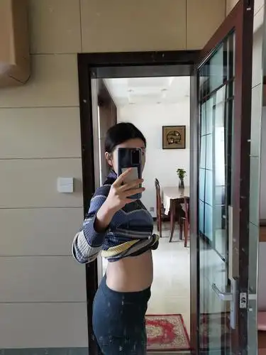 我肚子感觉往外凸这是没吃饭的时候吃完饭更大是不是骨盆前倾