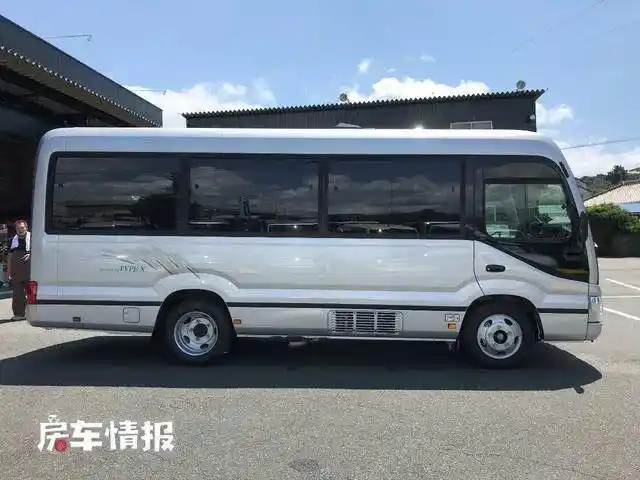 新款中巴房车来了,配4.0l柴油动力自动挡,气场一点不输考斯特__凤凰网