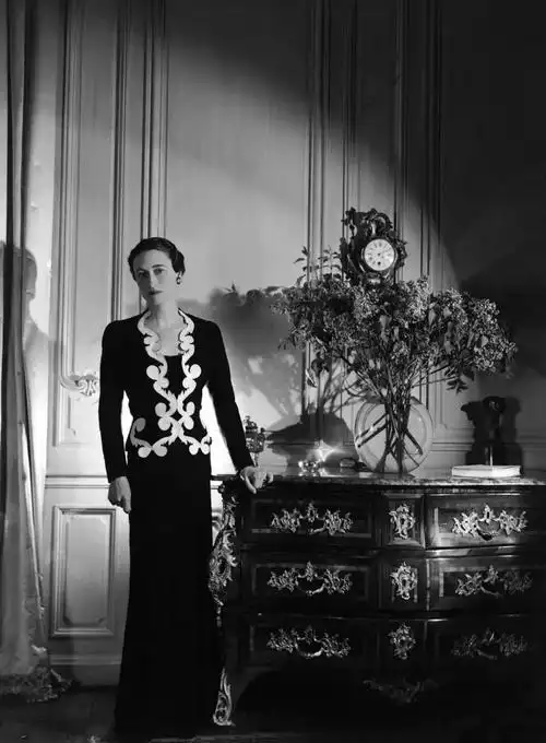 "我没有美貌,唯有衣品出众"_elsa