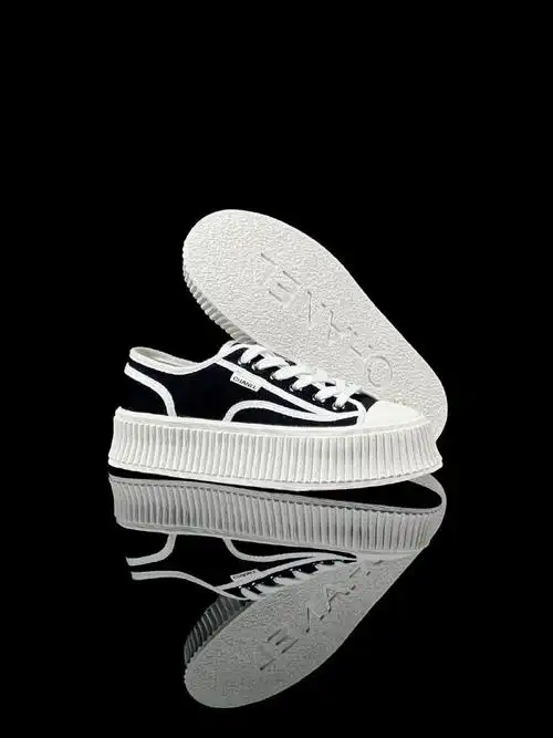 香奈儿 chanel 香奈儿小香家2024春夏新款休闲帆布鞋系列