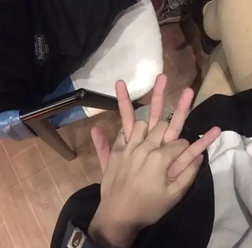 情侣牵手赞评论3更多