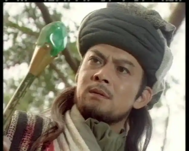 p>萧峰,汉名乔峰,是金庸武侠小说《天龙八部》及其衍生作品中的男