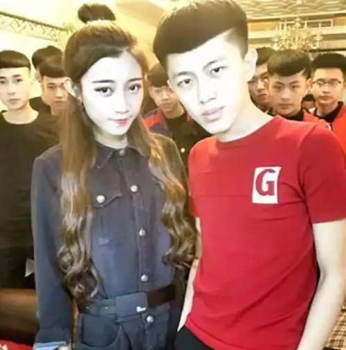 牌牌琦实锤归来,快手后台全数推上热门,网友作死的节奏!