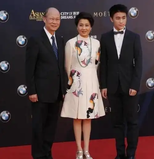 赌王四太梁安琪到底多有钱?买房就像买菜,做生意的眼光很毒辣