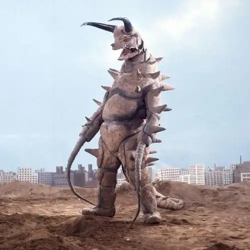 8月17日 地底怪兽 古敦