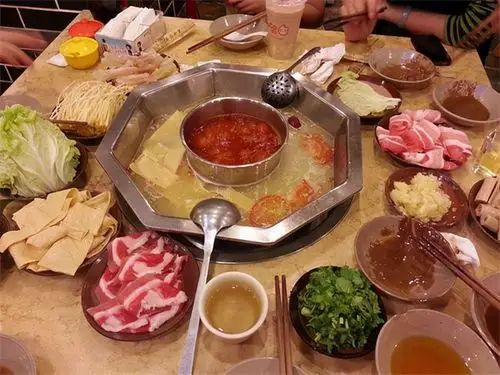 汉朝人是怎么吃火锅的为什么他们喜欢一个人躲在角落里吃火锅