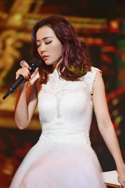 p>张靓颖(jane zhang),1984年10月11日出生于四川省成都市,中国流行