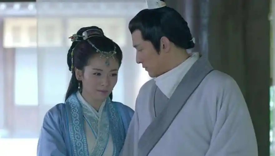 琅琊榜:梁帝可以灭尽赤焰军,为何不敢动霓凰的十万铁骑分毫?