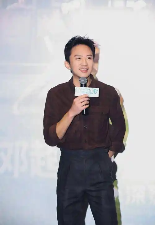 邓超发文:这野孩子咋没人管啊 ,得知真相后令人哭笑不得_吴京_谢楠来