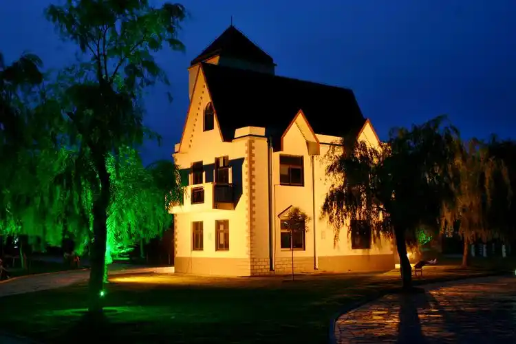 夜晚的"童话小屋"