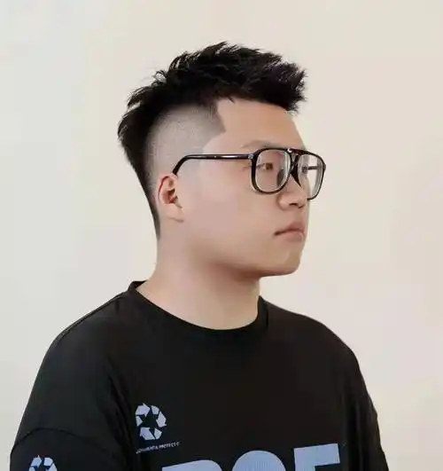 30岁的男人不知适合什么发型?试试这6种精干的短发,清爽不油腻