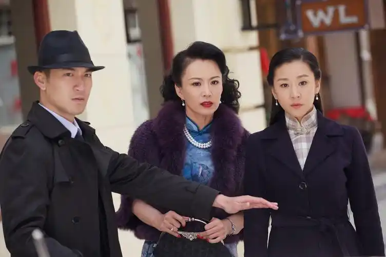 孤战地方热播戏骨马丽演活双面女特务