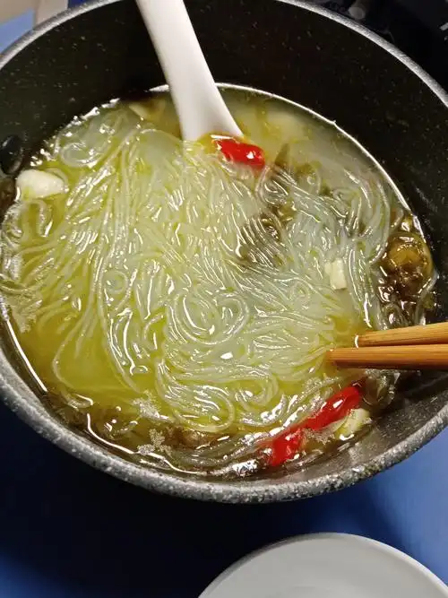酸菜粉丝汤
