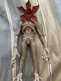 麦克法兰 怪物物语 怪奇物语 大魔王食人花美剧收藏系列 无盒