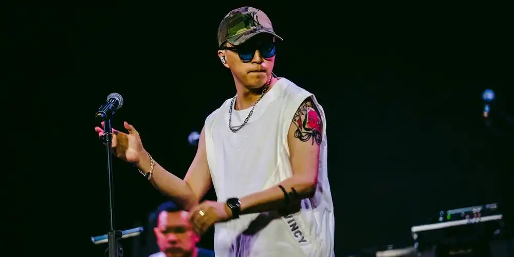 jonyj蕞甜蕞暖的一首歌陪你过冬天