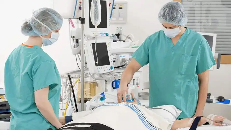 上着呼吸机的患者因脑水肿而导致颅内压的升高,护士该怎么办?