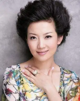 因乌龙误诊丢掉央视铁饭碗,今47岁自嘲长得丑|张泉灵|撒贝宁|女主播