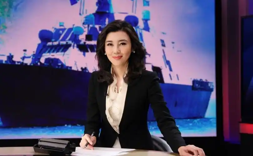 央视"最美女主持"李红的5张照片,图2年轻时尚,图5优雅高贵