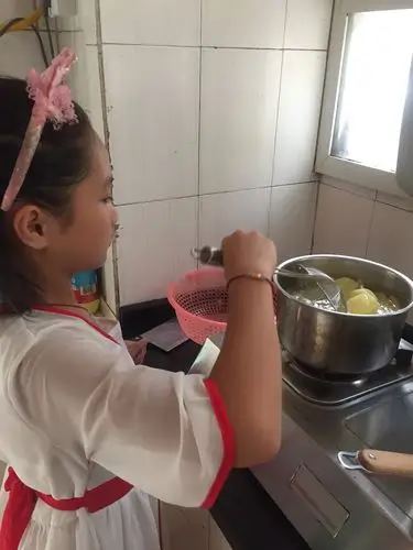 163班钟雅如,美味土豆片