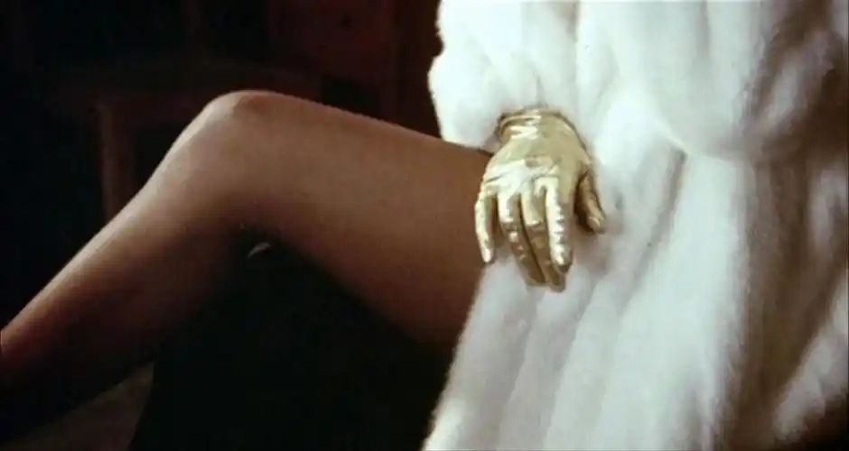 港圈最美熟妇姚炜,与第一玩家未婚生女,女儿干爹刘銮雄干妈龚如心