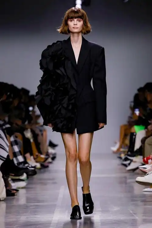 annakiki 米兰时装周 2020春夏 时装发布 发布会类型 成衣 秀场 品牌